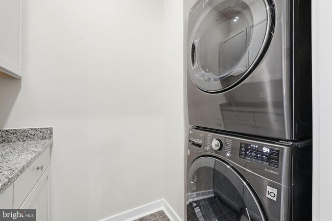 Building Photo - 13252 Woodland Park Rd