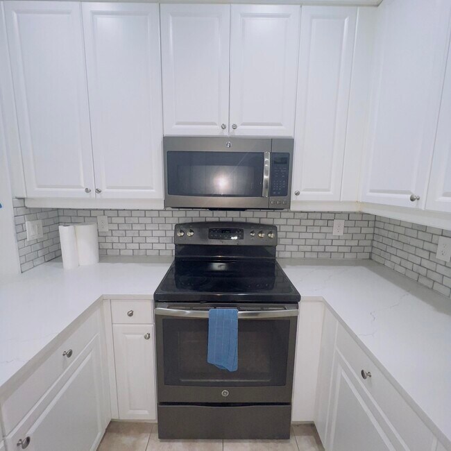 Building Photo - 4316 Main St