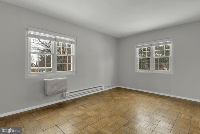 Building Photo - 1400 Martha Custis Dr