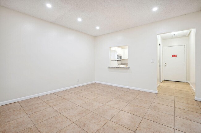 Building Photo - 308 Southwind Ct