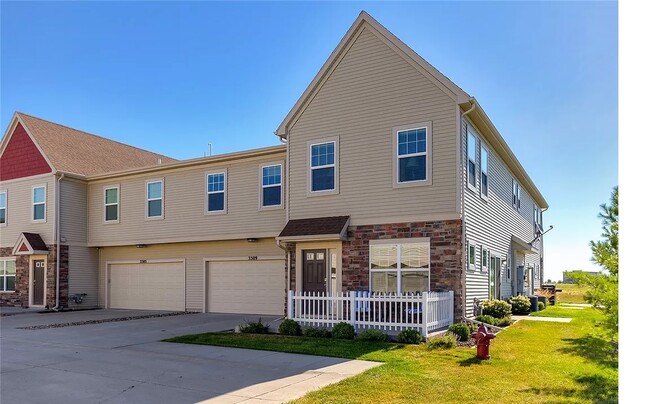 Front View With Patio - 3509 SE Glen Dr