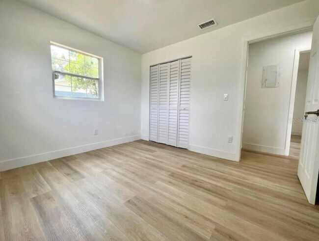 Building Photo - 3312 Chariot Pl