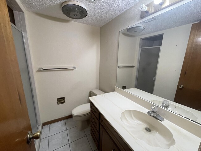 Building Photo - 6511 Amposta Dr