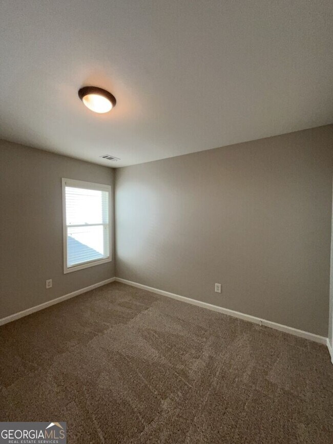 Building Photo - 3537 Harvest Ridge Ln NE