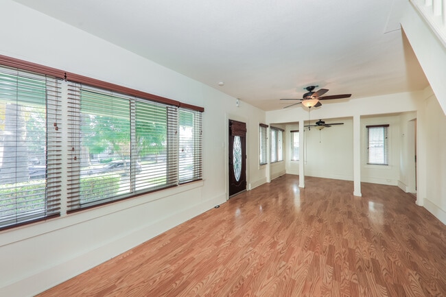 Building Photo - 3875 Pine St