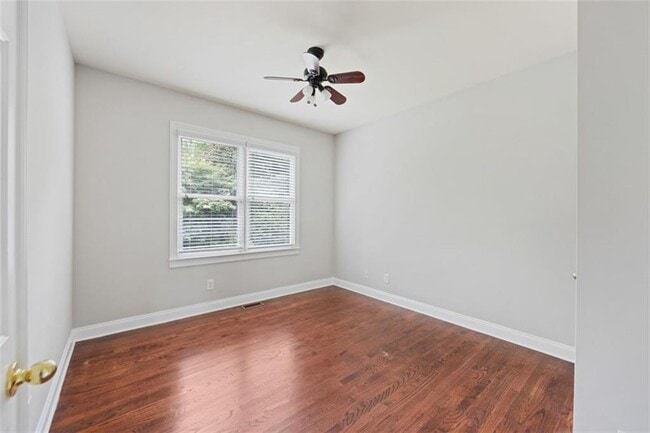 Building Photo - 940 Southfield Ln