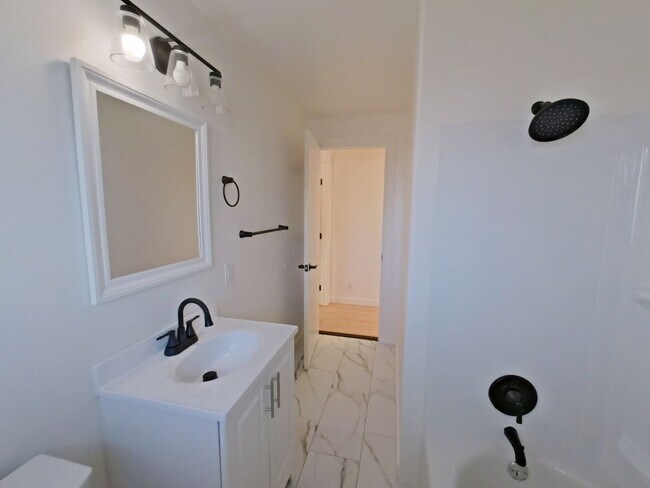 Building Photo - Charming 2 bedroom House in Junction City