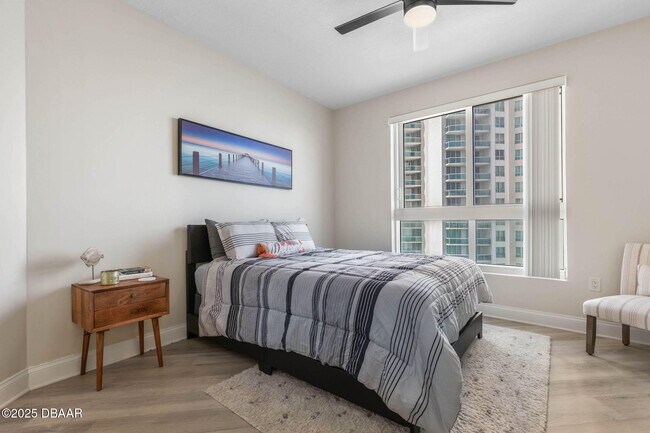 Building Photo - 231 Riverside Dr