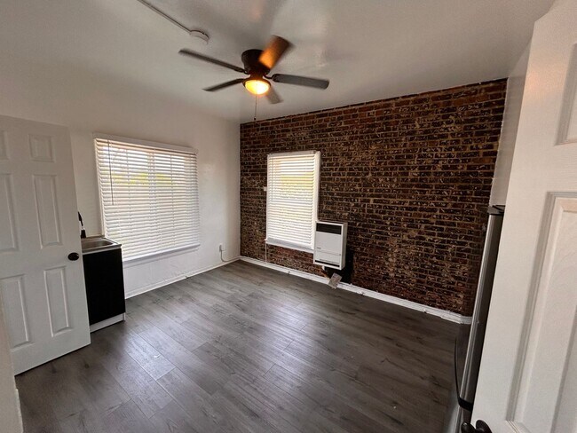 Building Photo - Toberman Apts.