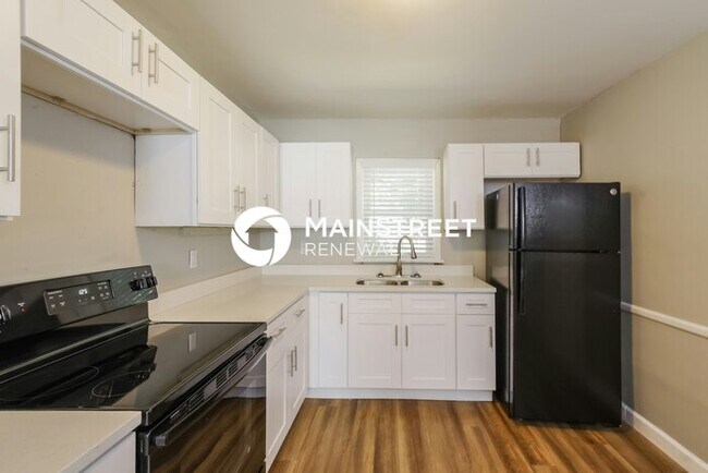 Building Photo - 3 Bedroom Pet-Friendly Home in Louisville,...