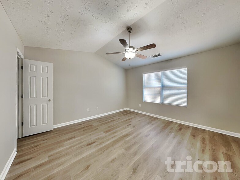 Building Photo - 265 Whistle Way