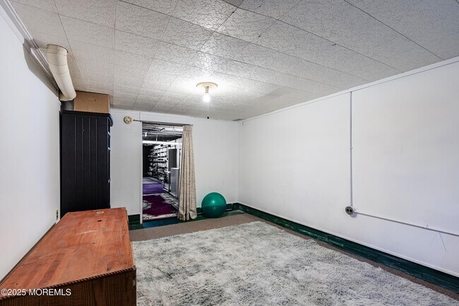 Building Photo - 356 Cedar Swamp Rd