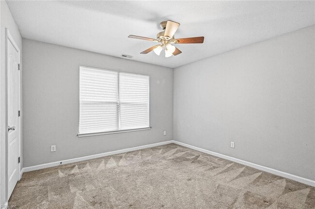 Building Photo - 1433 E Pembroke Ave