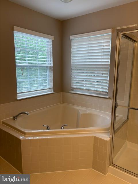 Building Photo - 9906 Fragrant Lilies Way