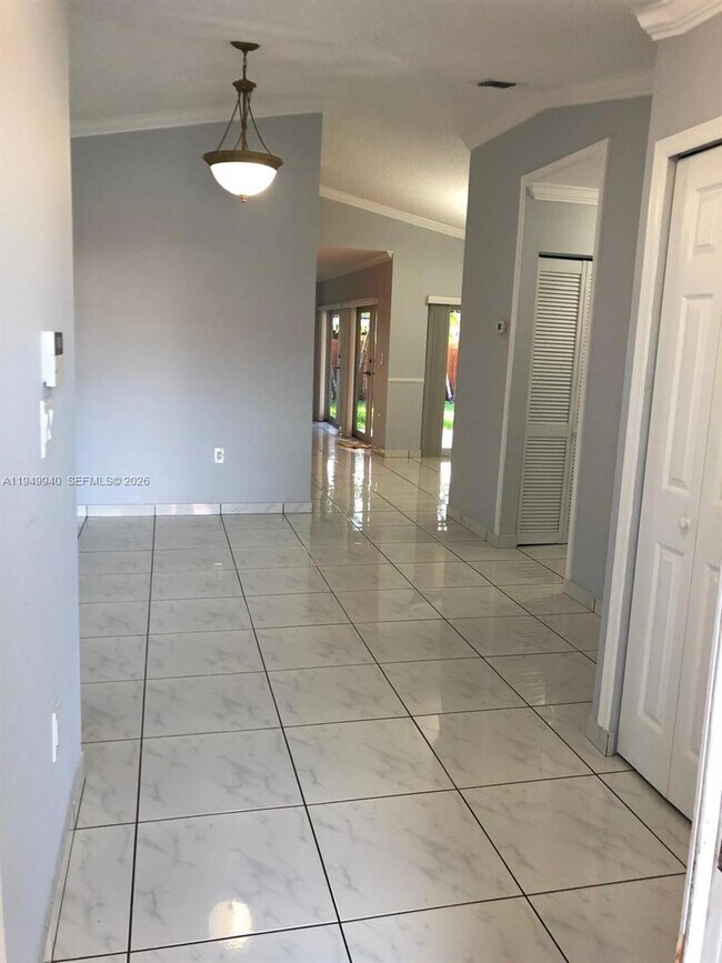 Building Photo - 4939 SW 144th Ave