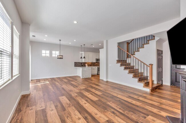 Building Photo - 7531 Edinburgh Way