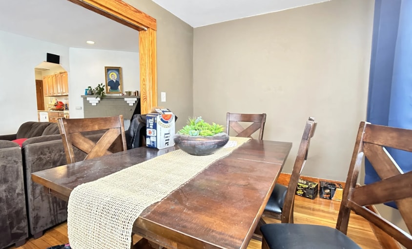 Building Photo - 27 South Crescent Circuit