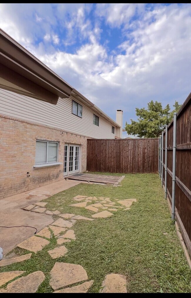 Building Photo - 2645 Via Valencia