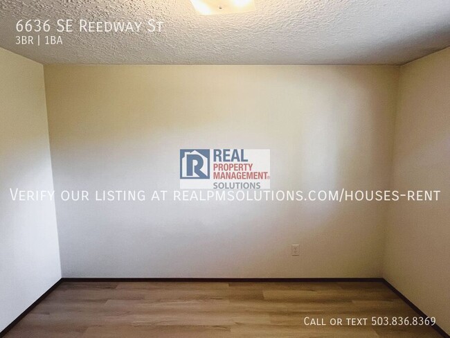 Building Photo - 6636 SE Reedway St