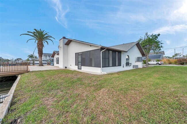 Building Photo - 13836 Darlene Ave