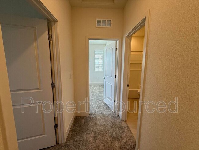 Building Photo - 1724 Jade Pl