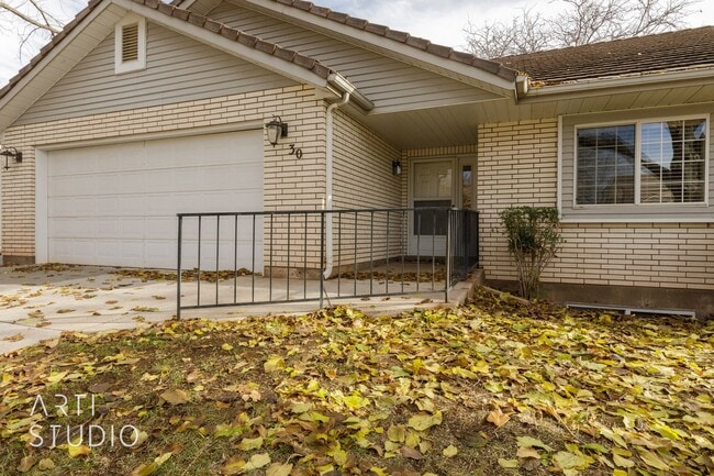 Building Photo - 4 Bedroom 2.5 Bath Home in Creekside Village