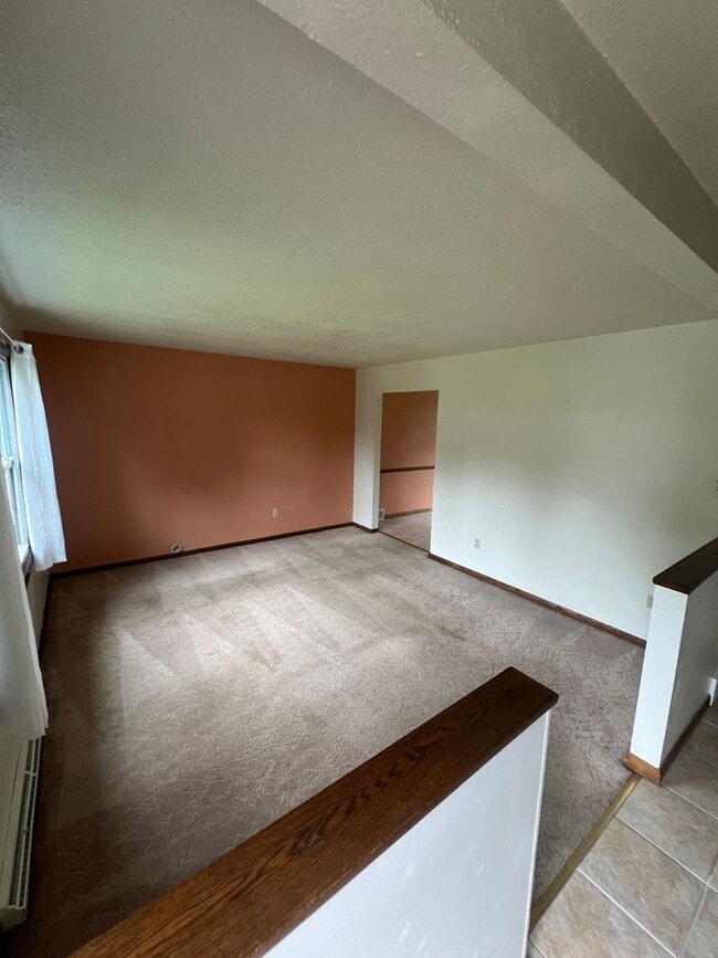 Building Photo - Millcreek 3 Bedroom House