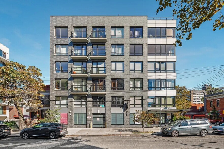 Building Photo - 401 Rutland Rd