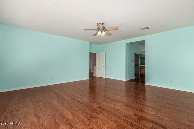 Building Photo - 10573 E Sheena Dr