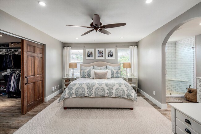 Building Photo - **STUNNING 3 BEDROOM/2 BATHROOM FULLY RENOVATED HOME IN SCOTTSDALE!! (THUNDERBIRD & 52ND ST)**