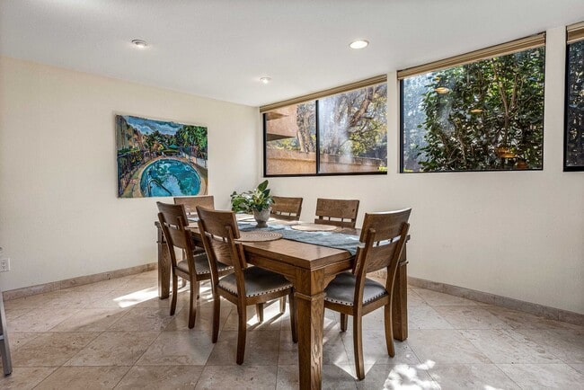 Building Photo - VACATION RENTAL - La Jolla Residence Just Blocks from the Ocean!