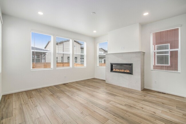 Building Photo - Exquisite 3 Bed 2.5 Bath Single Family Home