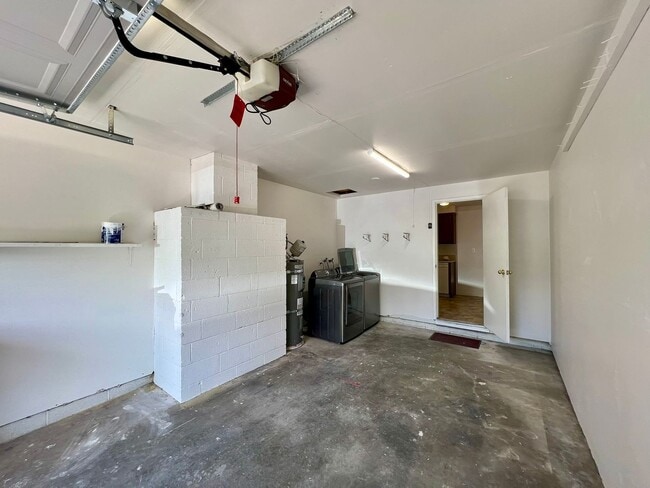 Building Photo - (#738) Duplex Near Squaxin Park - Water/Se...