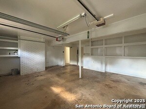 Building Photo - 3550 Red Oak Ln