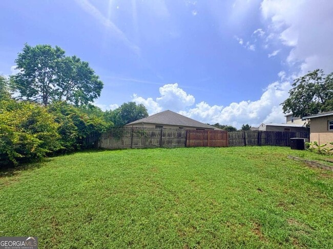Building Photo - 94 Pine Bluff Blvd E