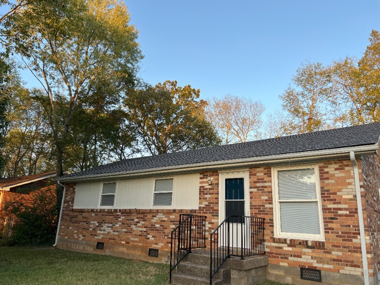 Building Photo - 779 Hayden Dr