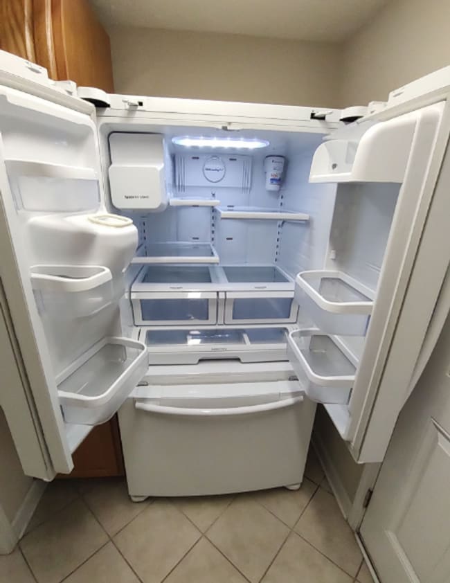 Building Photo - SPACIOUS WATERFRONT 3 bed/3.5 bath with loft/flex space