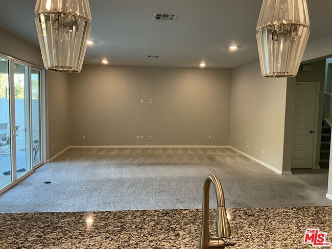 Building Photo - 20909 Mountain Gate Dr