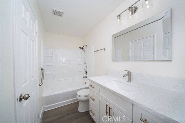 Building Photo - 652 Parkview Dr
