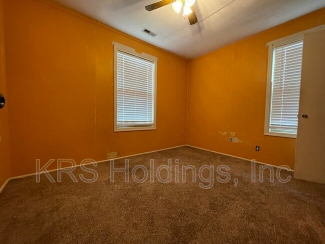 Building Photo - 502 Shelton Rd