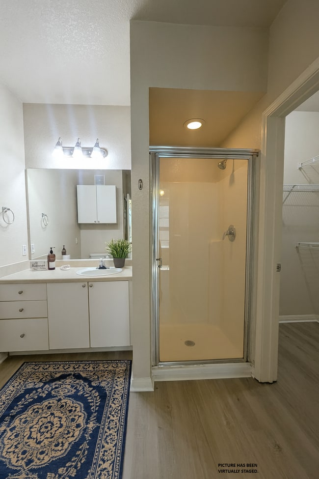 Building Photo - 1x1 New Flooring throughout! Spacious and ...