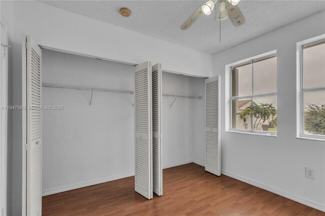 Building Photo - 9193 Fontainebleau Blvd