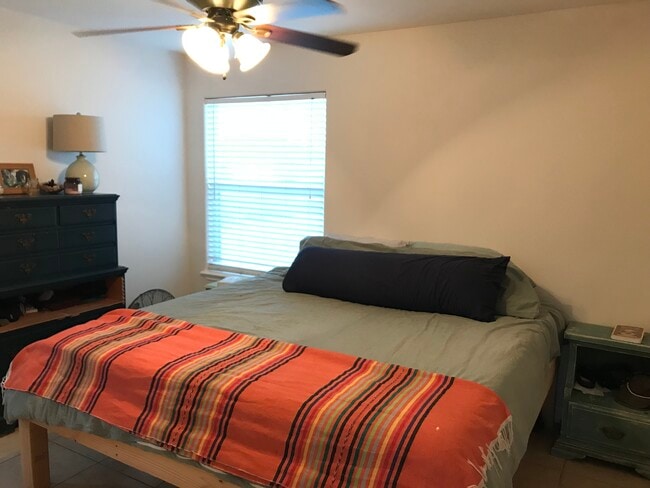 Building Photo - 15637 Finistere St