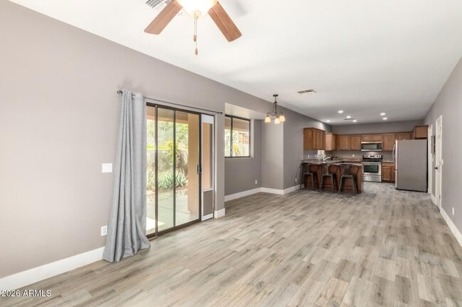 Building Photo - 11430 N 16th St