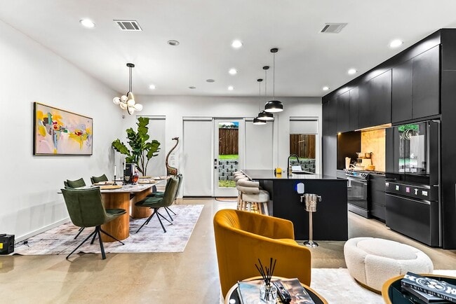 Building Photo - 1211 Bonnie View Rd