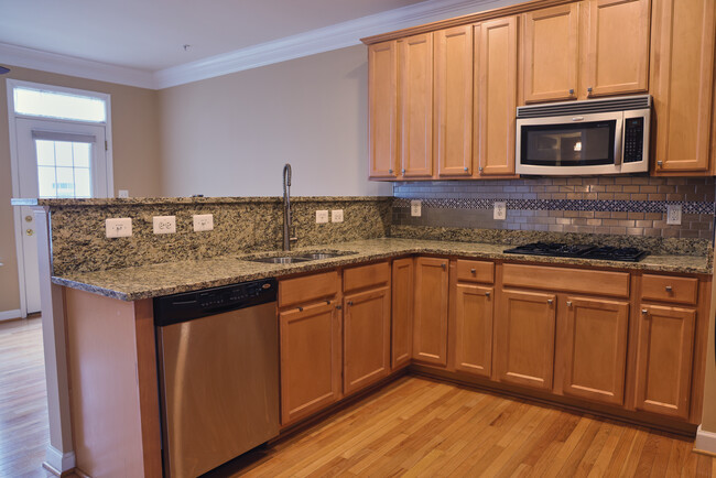 Kitchen - 4324 Talmadge Cir