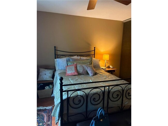 Building Photo - 2616 Harriet Ave