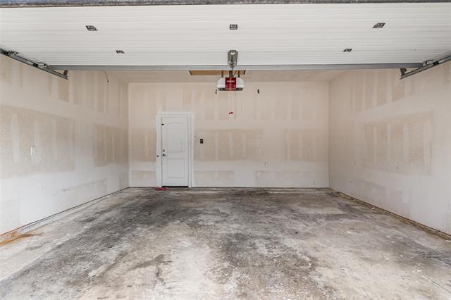 Building Photo - 8406 Willowbrook Dr