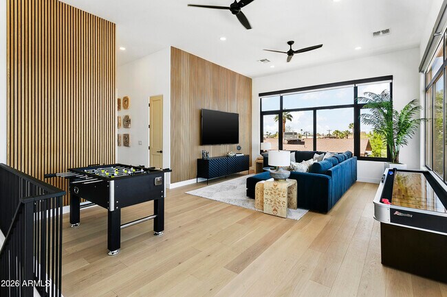 Building Photo - 4207 E Campbell Ave