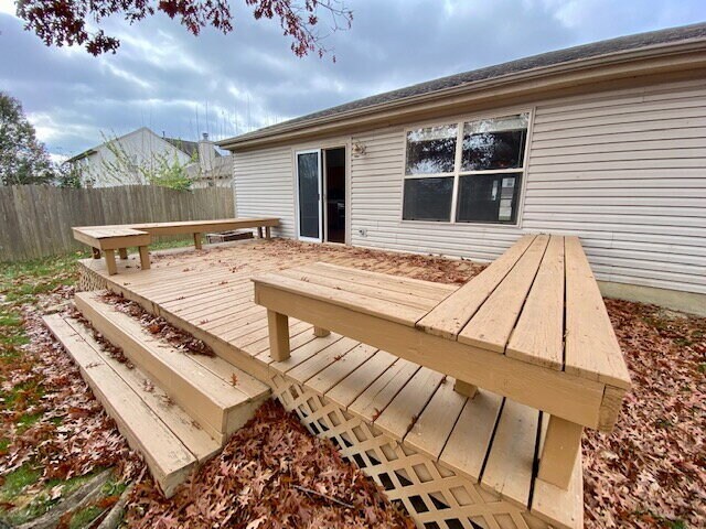 Building Photo - Beautiful 4 Bedroom home in Plainfield! Huge Storage!